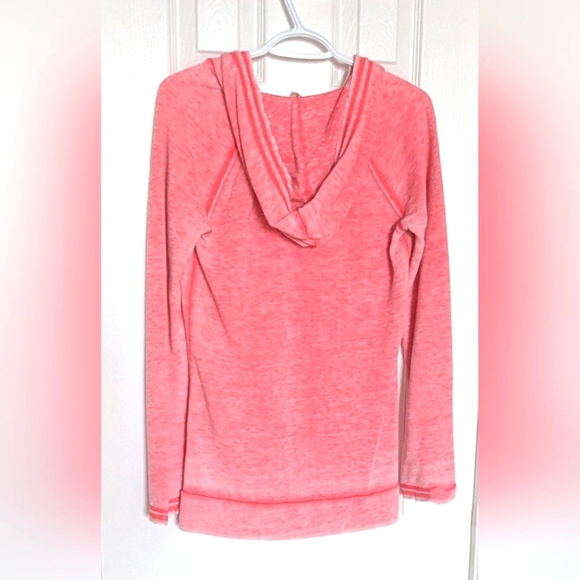 Roxy Women (Size M) Long  V-Neck Hoodie/Sweatshirt With Ravelled Drawstring Ties - Picture 6 of 16